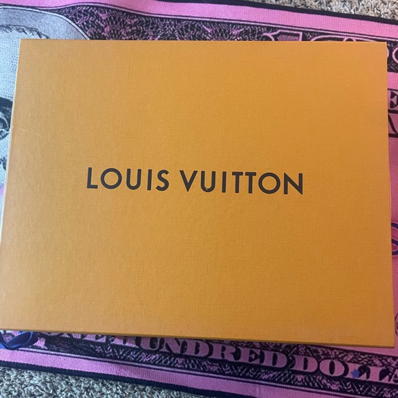 Louis Vuitton Wonderland Flat Ranger - Picture 3 of 4